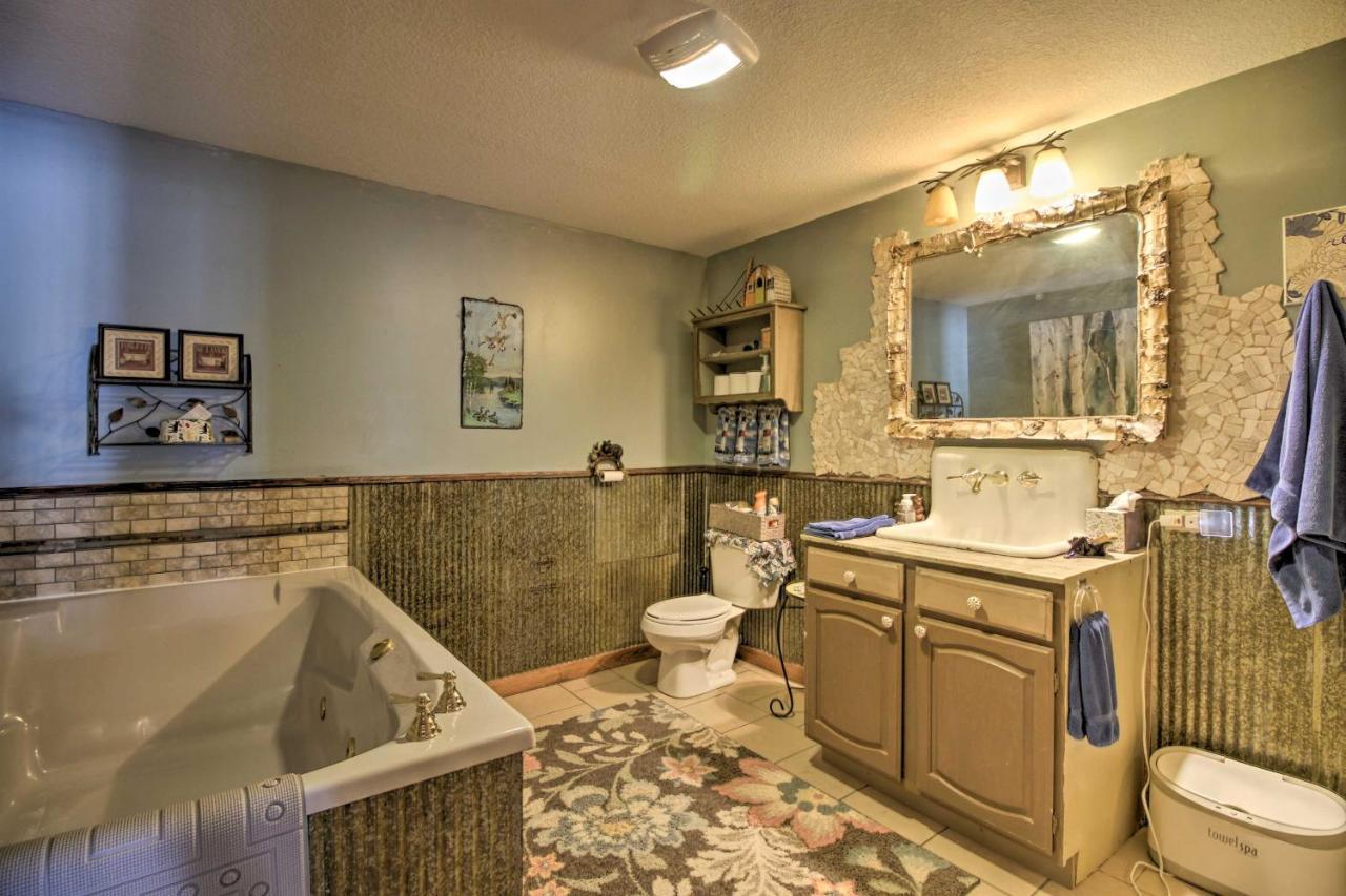 Lakefront Deer River Apt With Dock, Fire Pit And Patio Exterior foto